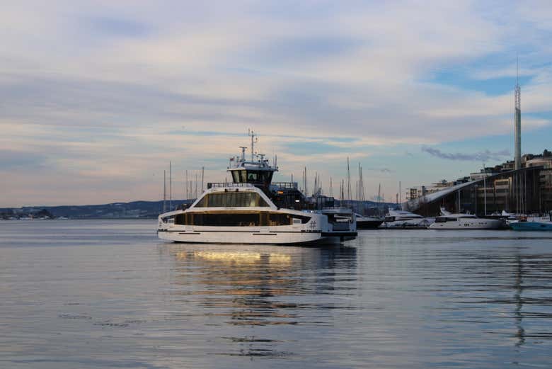 Travel aboard a comfortable ship